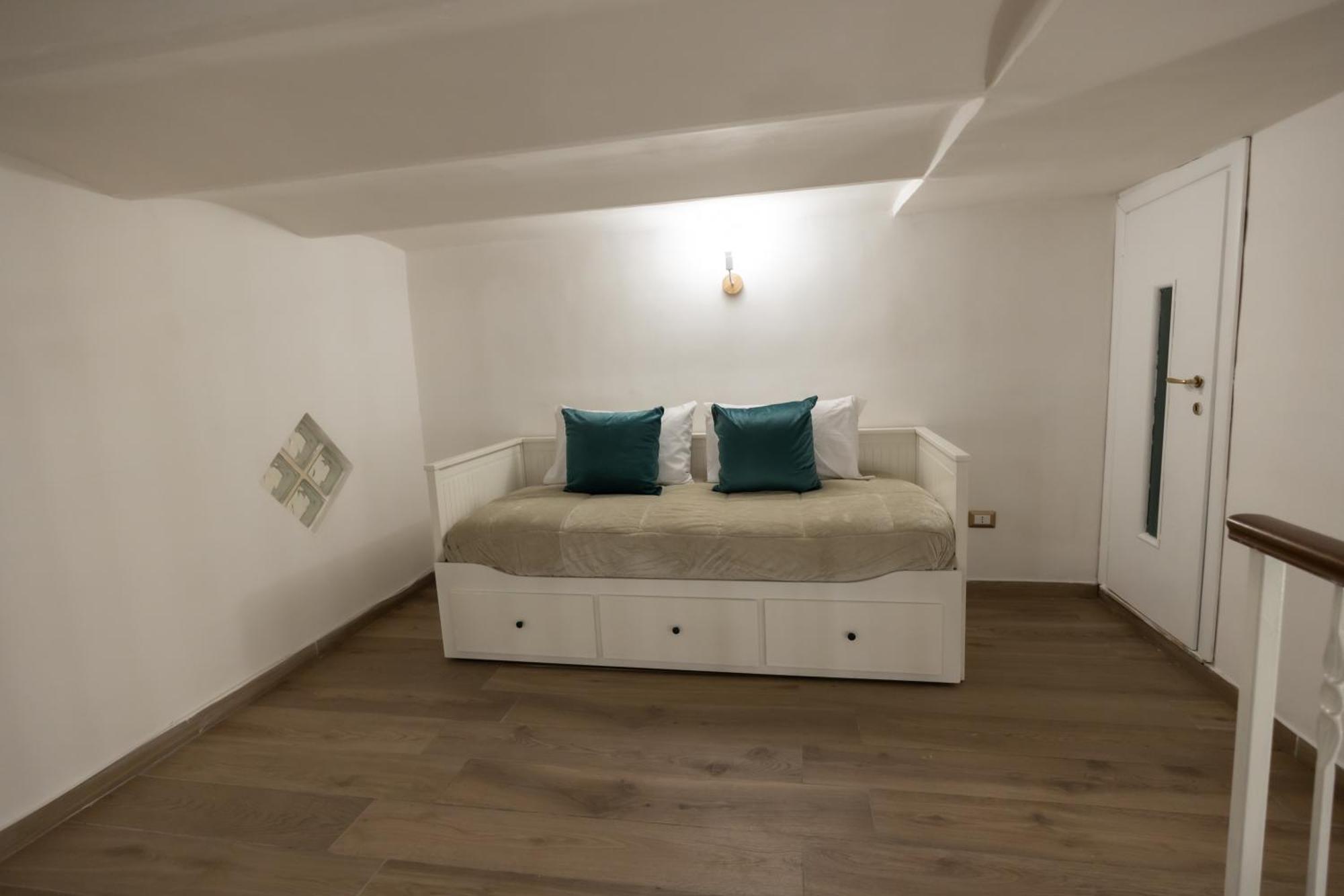 Re-Fra Home Nápoly Kültér fotó